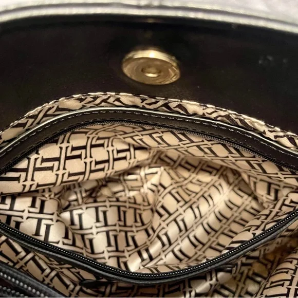 Tignanello Black Genuine Italian Leather Purse - Picture 8 of 9